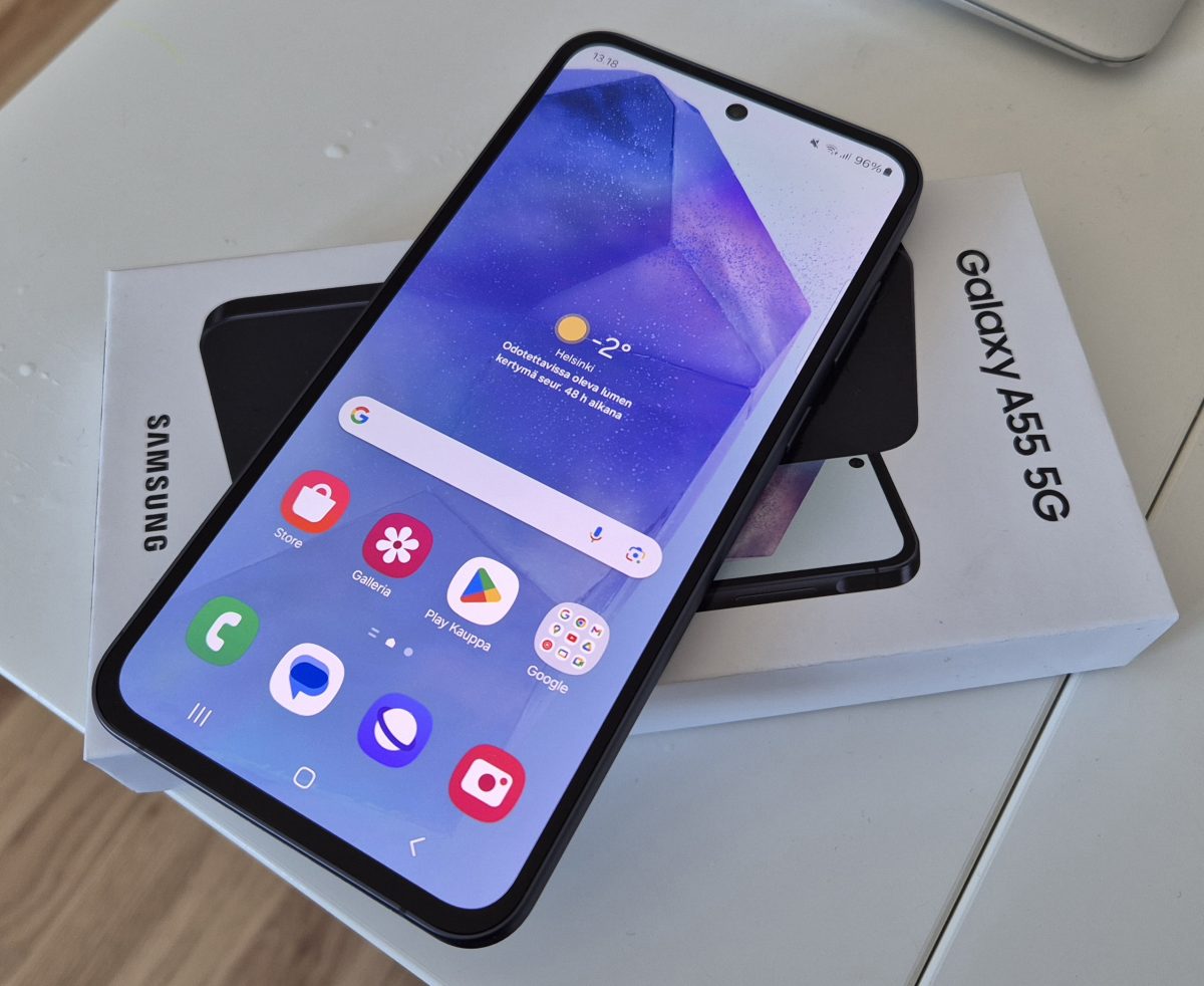 Kuvassa Samsung Galaxy A55 5G.