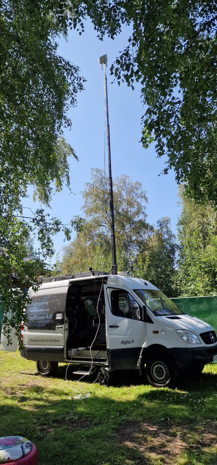 Arkistokuva. Privaattiverkkoauto pilottikäytössä Qstockissa.