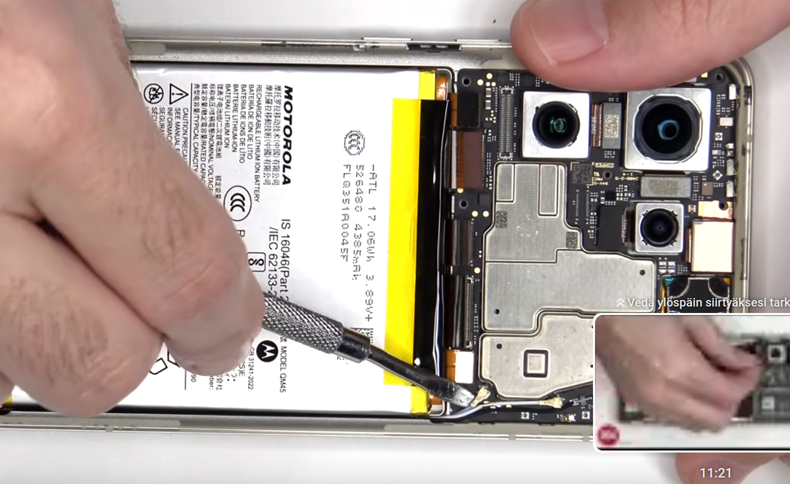 Videolla: Motorola Edge 50 Pro purettiin – osoittautui melko vaikeaksi korjattavaksi