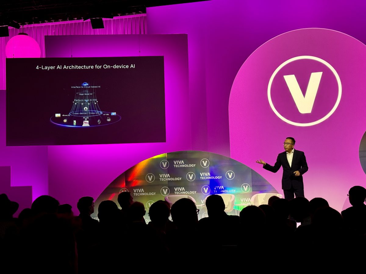 Honorin toimitusjohtaja George Zhao esitteli Honorin tekoälyarkkitehtuuria VivaTech-tapahtumassa.