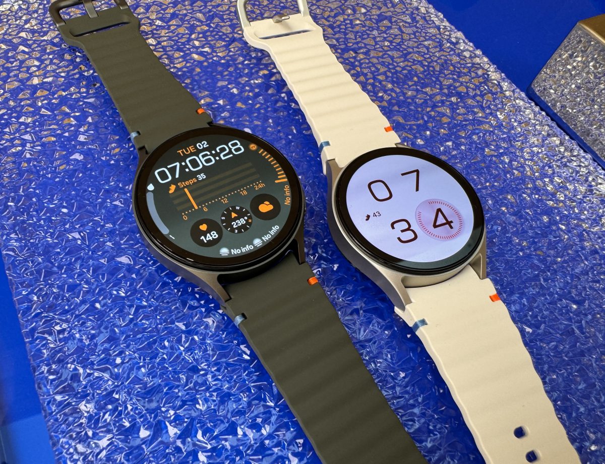 Samsung Galaxy Watch7 -kellot jatkavat edeltäjiensä linjoilla. Kuvassa 44 ja 40 millimetrin mallit.