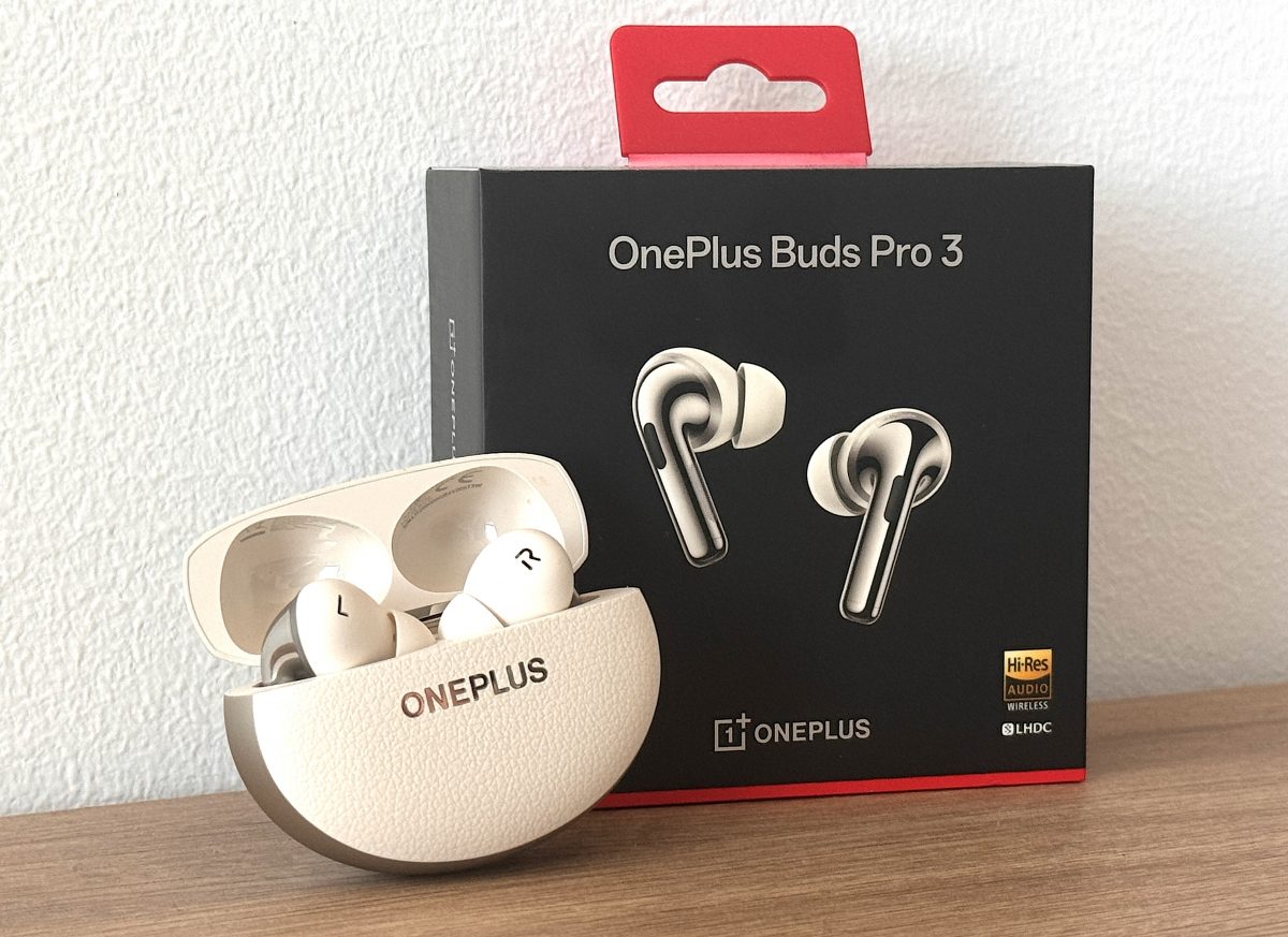 OnePlus Buds Pro 3.