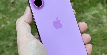 Kuvassa iPhone 16.