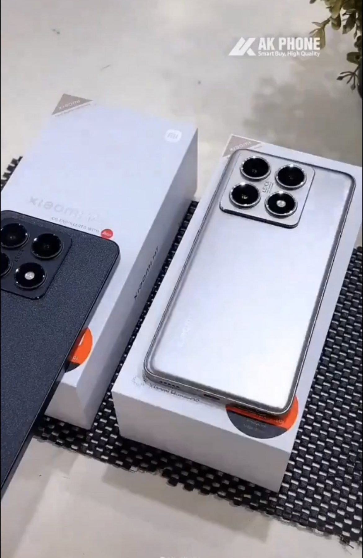 Xiaomi 14T -puhelimet paljastuivat jo TikTok-videolta.