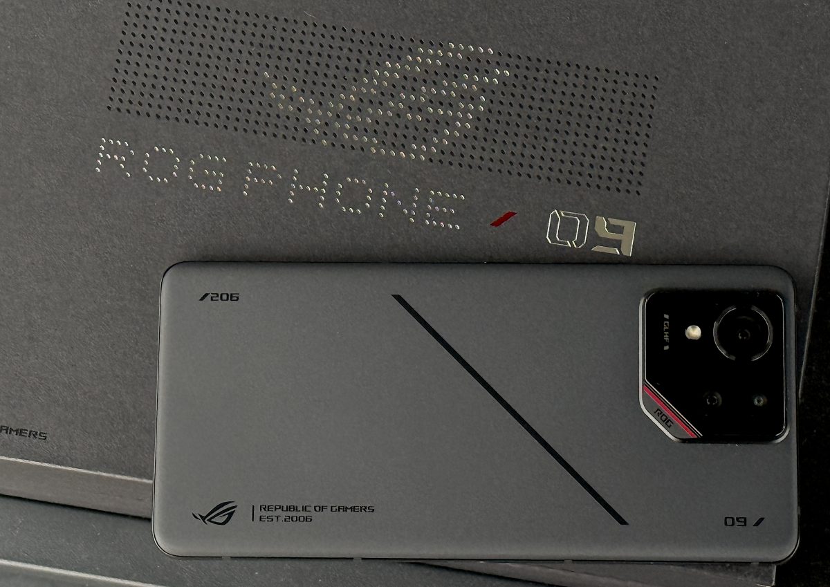 Asus ROG Phone 9 Pro.