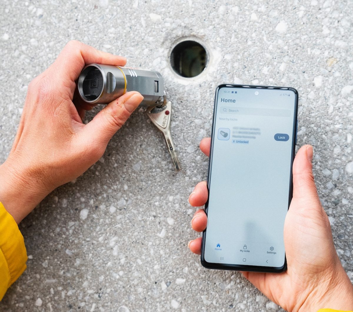 Älypuhelimella voi avata avainsäilön ja saada avaimen käyttöönsä.
