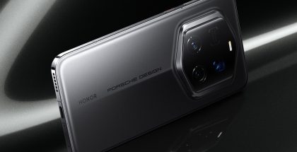 Kuvassa Honor Magic7 RSR Porsche Design harmaana värivaihtoehtona.