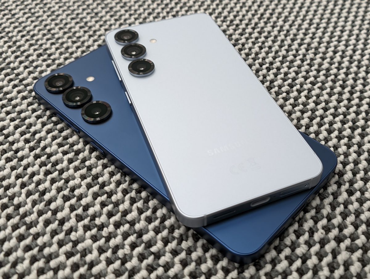 Kuvassa Samsung Galaxy S25 ja Galaxy S25+.