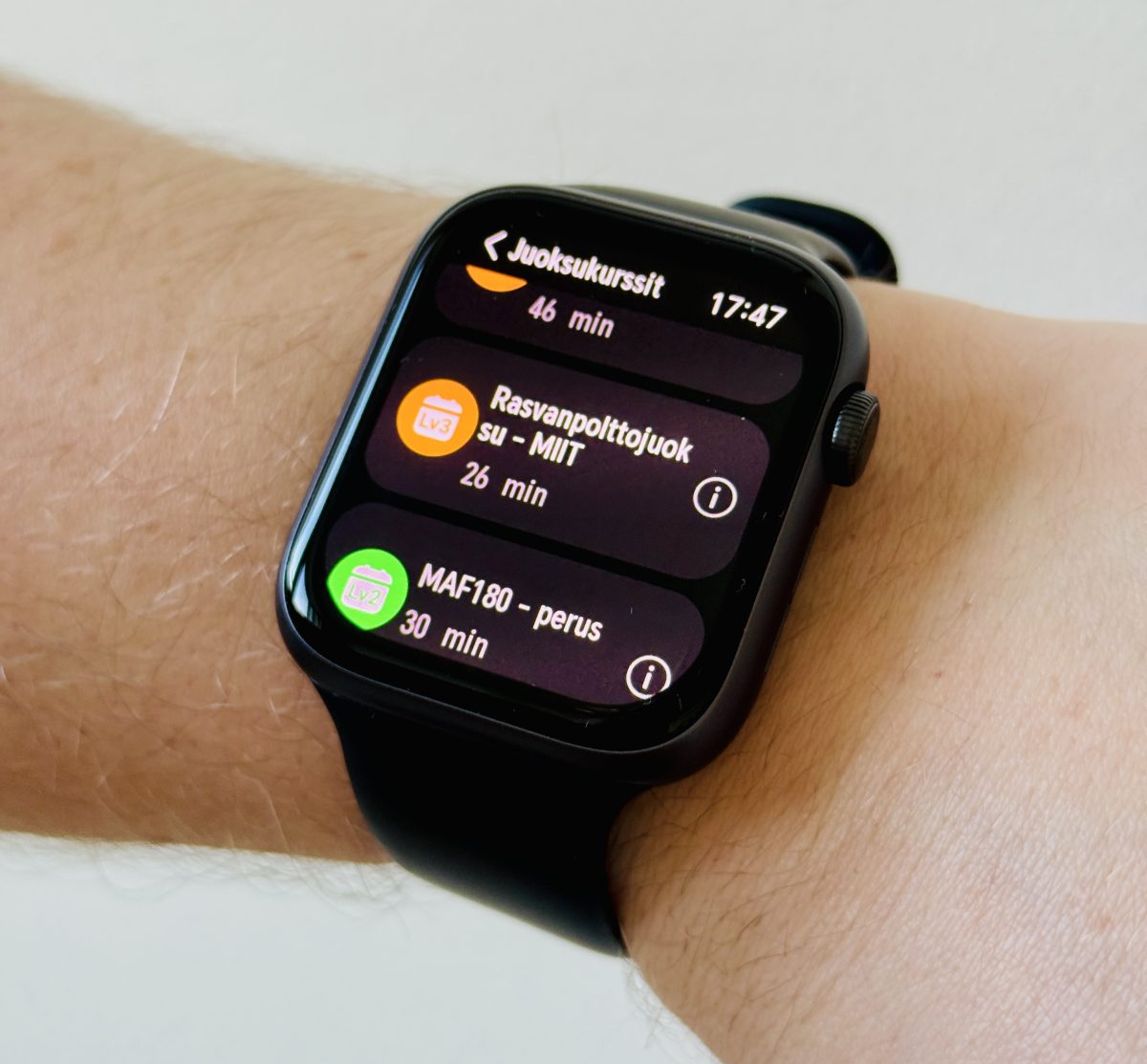 Honor Watch 5 tarjoaa erilaisia juoksukursseja.