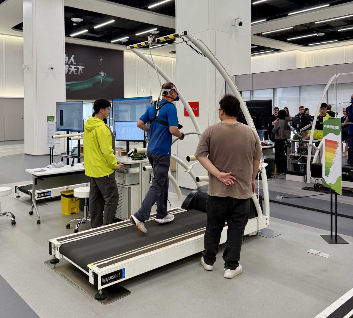Käynnissä hapenottokyvyn VO2Max-mittaus. OnePlus Health Labissa testataan ja esimerkiksi älykelloissa mittausdataa käsittelevien algoritmien luotettavuutta.