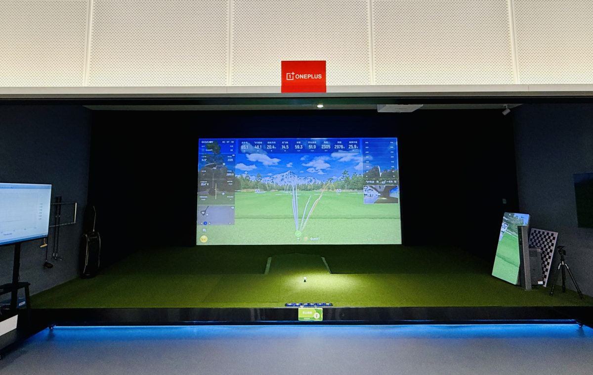 OnePlus Health Labista löytyy myös golf-simulaattori, jonka avulla voidaan kehittää älykelloihin parempia golfaamisen seurantatoimintoja.