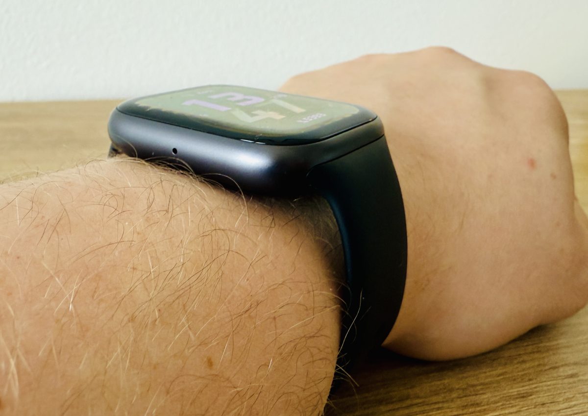 Honor Watch 5 sopii mukavasti ranteeseen.