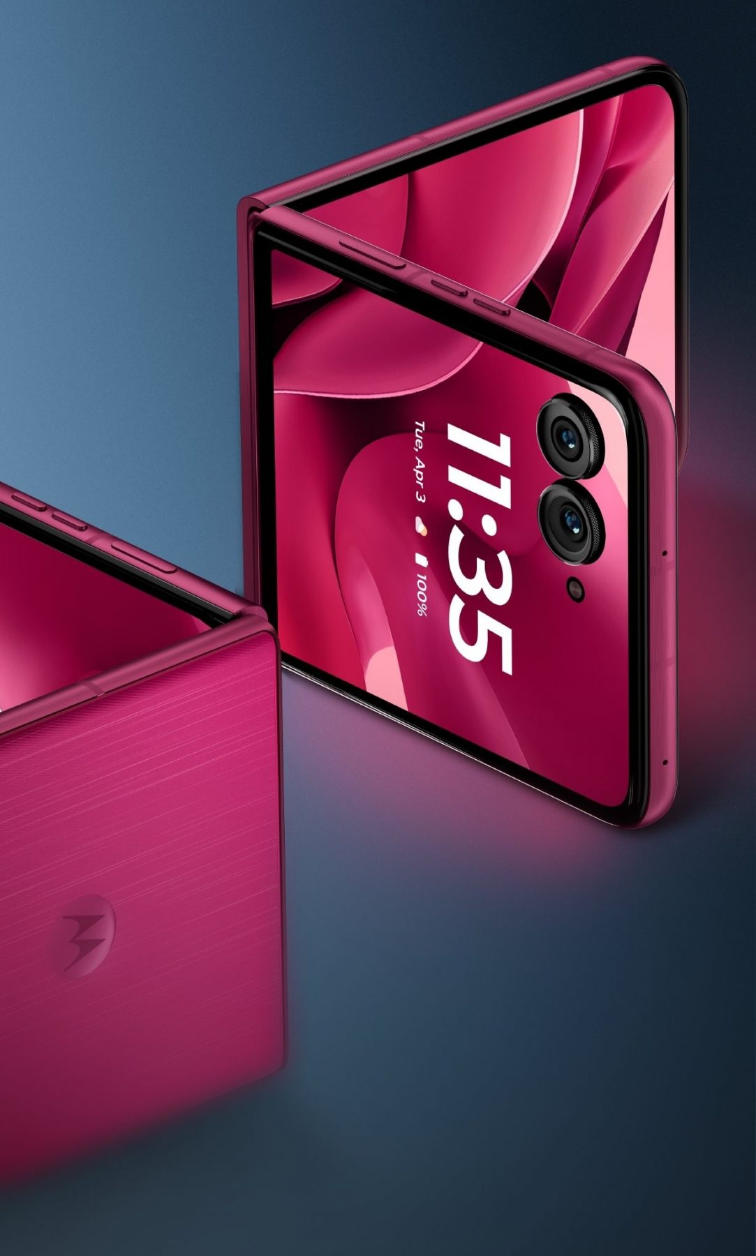 Motorola Razr 60 Ultra, Pantone Cabaret. Kuva: Evan Blass / X.