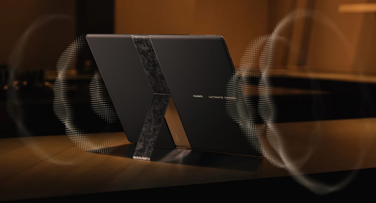 MateBook Foldin takana on avattava seisontatuki. Kaiuttimia laitteessa on kuusi kappaletta.