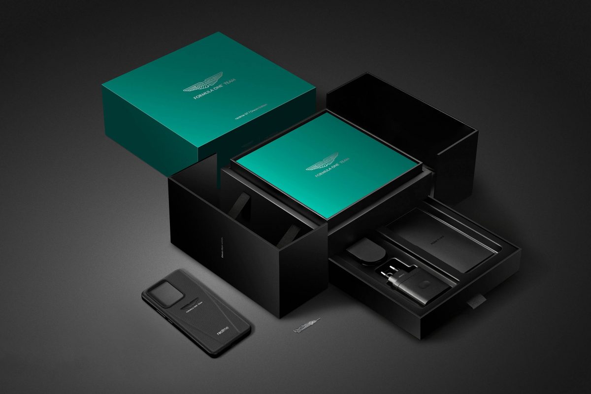 Realme GT 7 Dream Editionin pakkaus varusteineen.