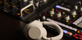 Sony julkisti huippuluokan WH-1000XM6 -vastamelukuulokkeet – jatkoa rakastetulle tuotesarjalle entistä paremmalla äänenlaadulla ja melunvaimennuksella