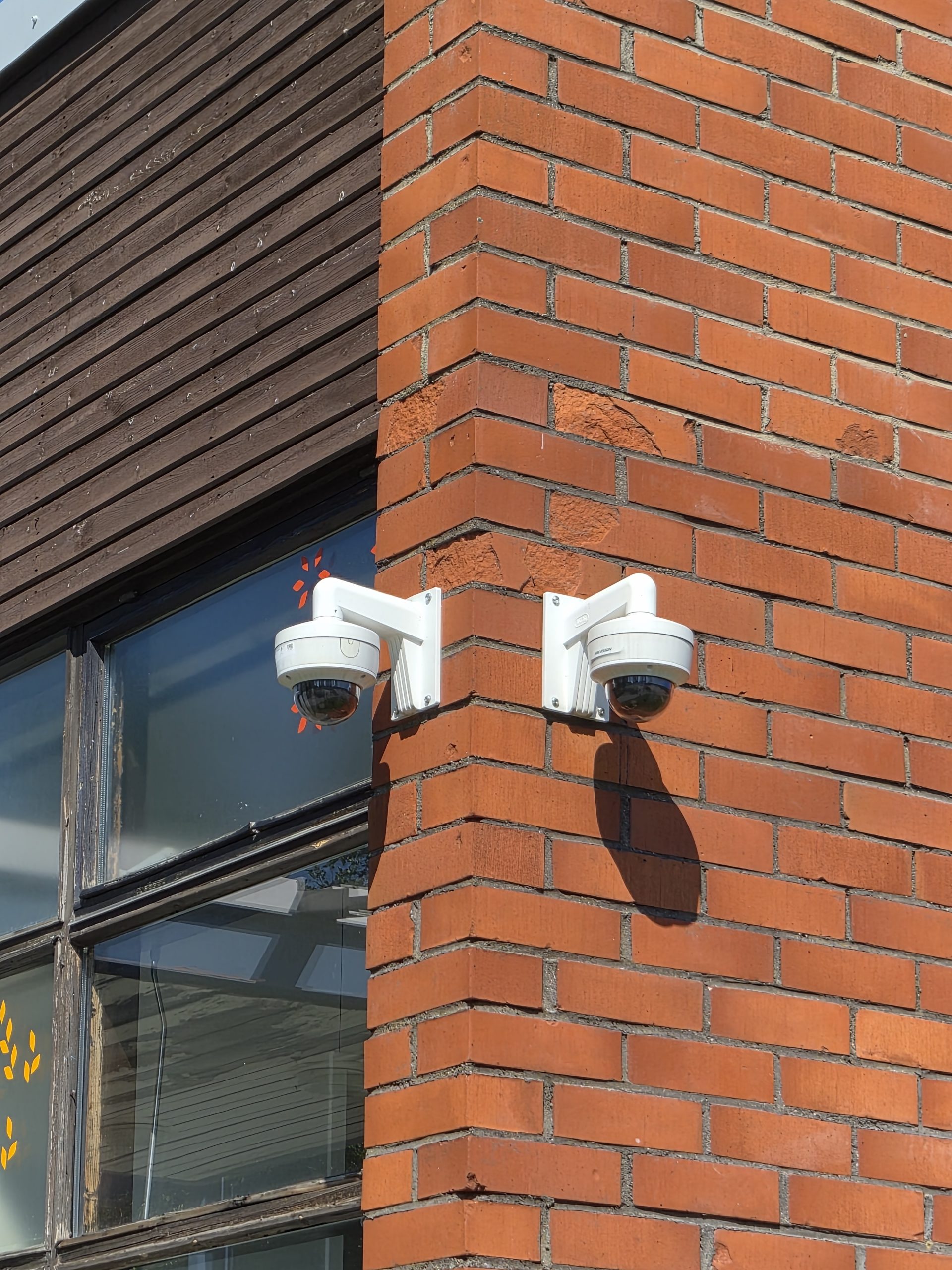 Pääkamera, 4x digitaalinen zoom.