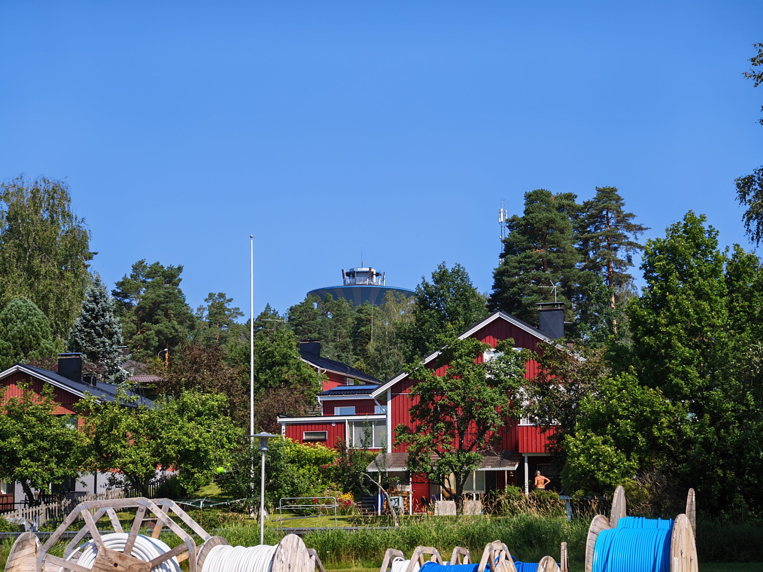 Telekamera, 2x optinen zoom.