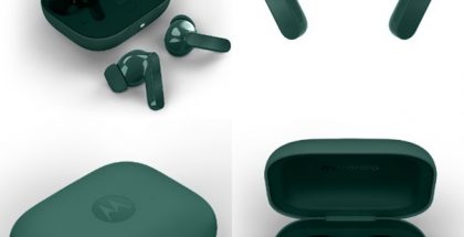 Moto Buds Bass -kuulokkeet ja latauskotelo Pantone Posy Green -värissä.