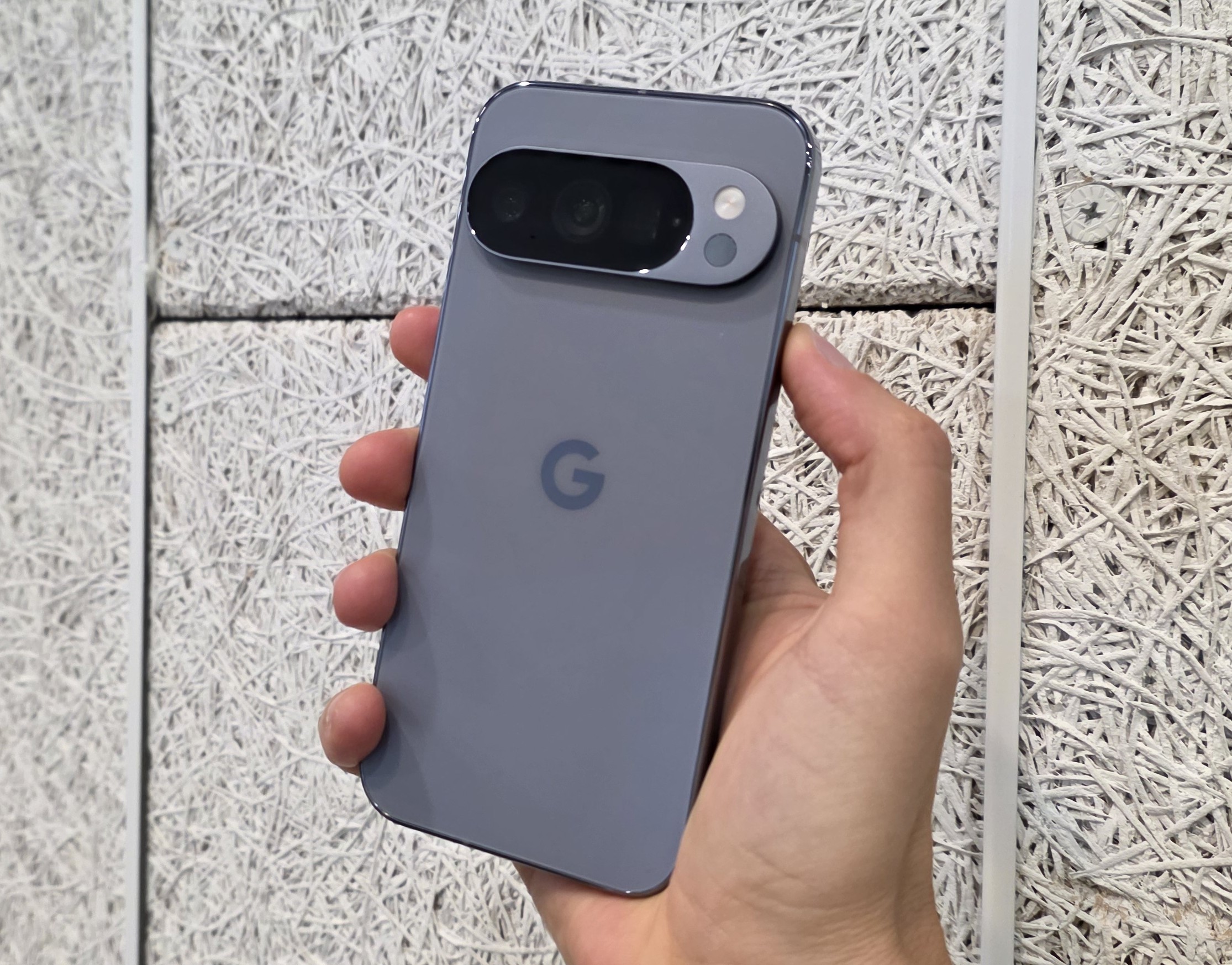 Google Pixel 10 Pro on mainio puhelin, mutta riittääkö se?