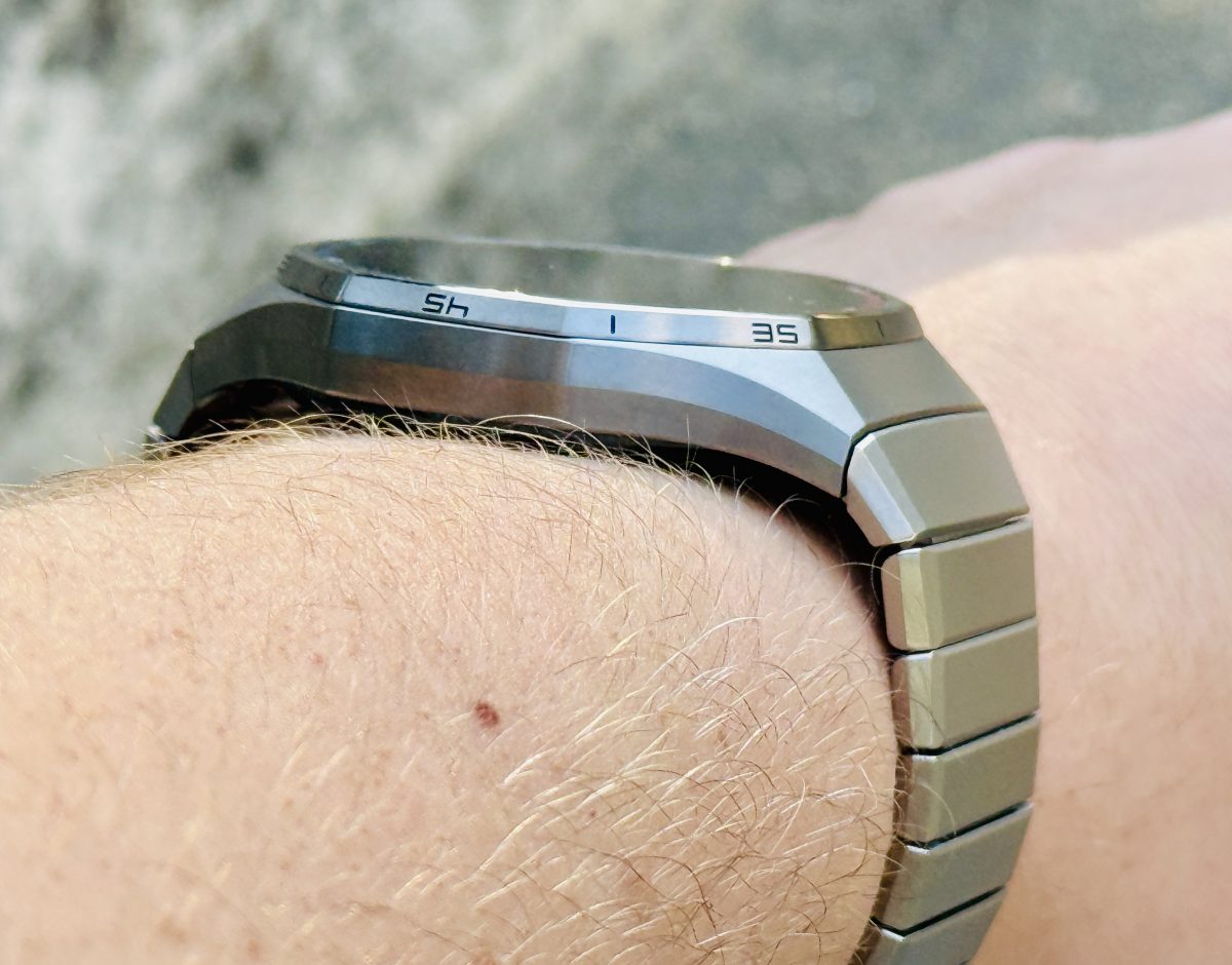 Kello ei tunnu liian suurelta.