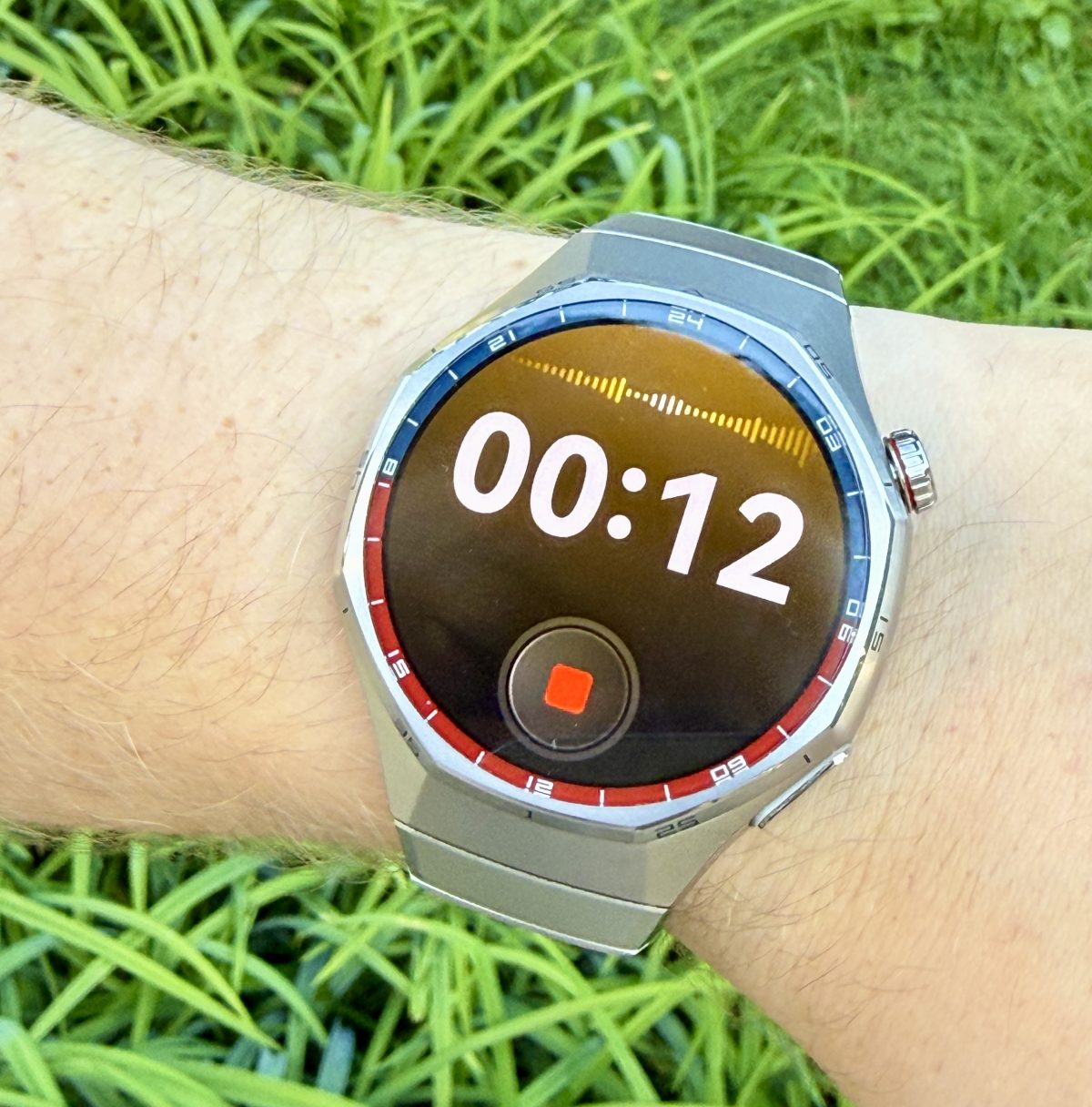 Muistio-sovelluksella voi tallentaa äänimuistioita.