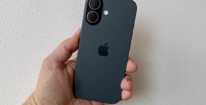 iPhone 17 -puhelinten suosio jatkui helmikuussakin. Kuvassa iPhone 17.
