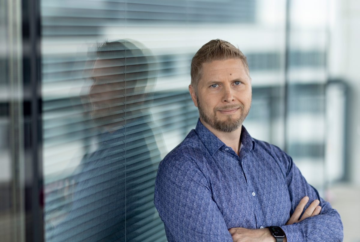 DNA:n uusi strategiasta ja tekoälystä vastaava johtaja Ville Virtanen.