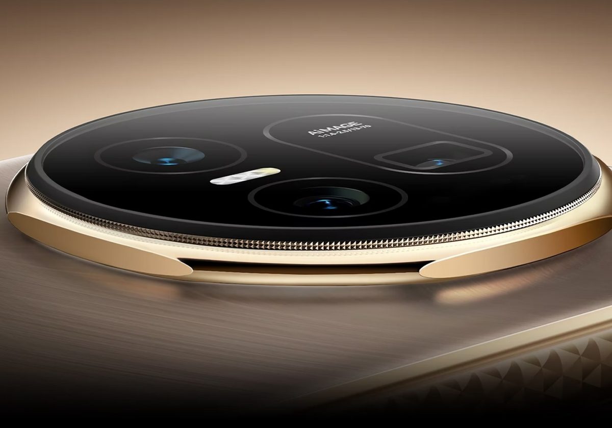 Magic V5:ssä on kolme huippukameraa.