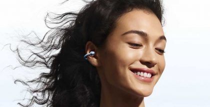 Huawei FreeClip 2 korvassa.