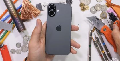 iPhone 17 JerryRigEverythingin videolla.