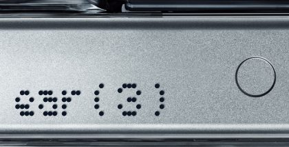 Vihjaileva kuva Nothing Ear (3) -kuulokkeista.