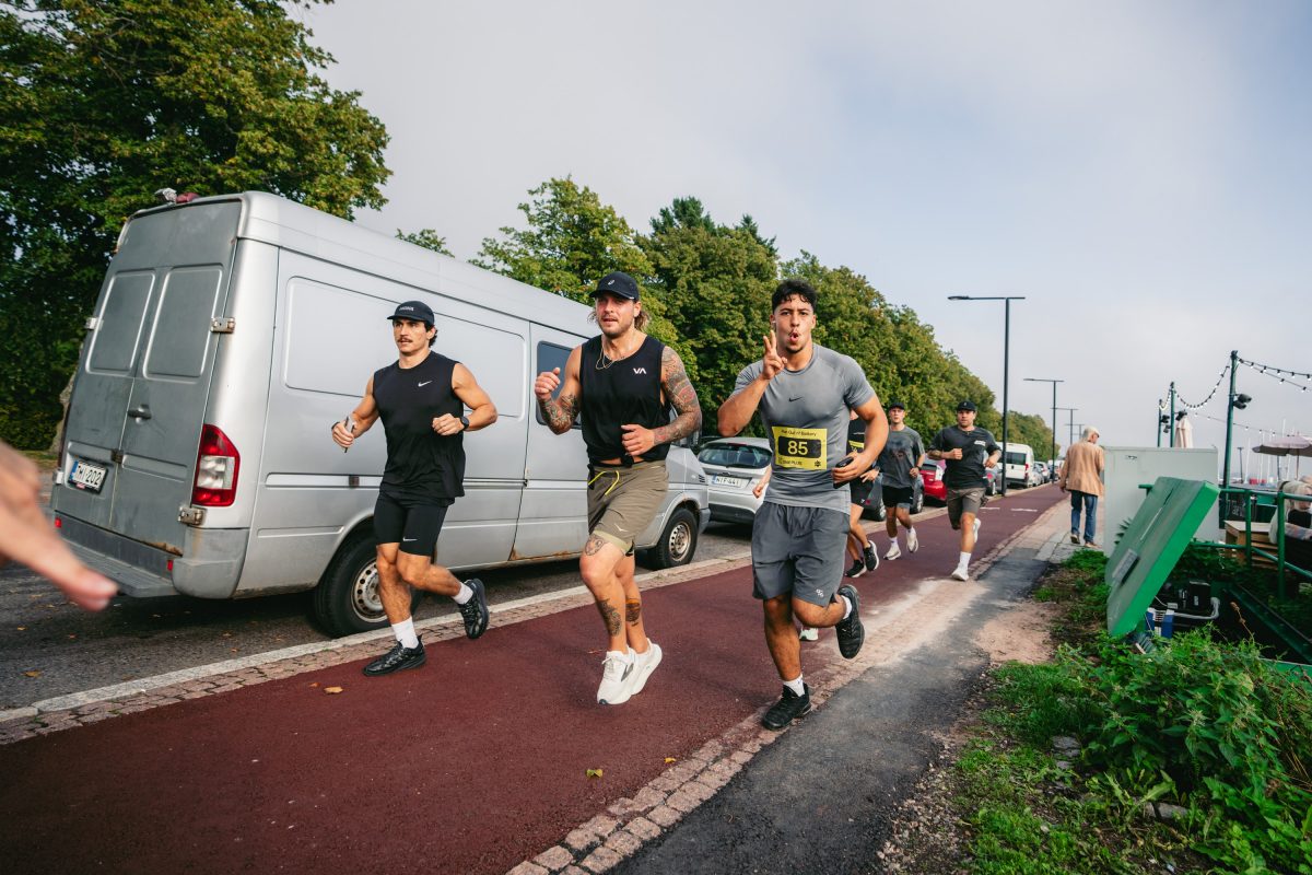 OnePlus järjesti juoksutapahtuman yhdessä Step Segmentin kanssa Helsingissä lauantaina 6. syyskuuta.