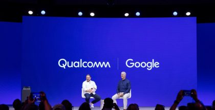 Qualcommin toimitusjohtaja Christiano Amon ja Google-johtaja Rick Osterloh keskustelivat Qualcommin Snapdragon Summit -tapahtumassa Havaijilla.
