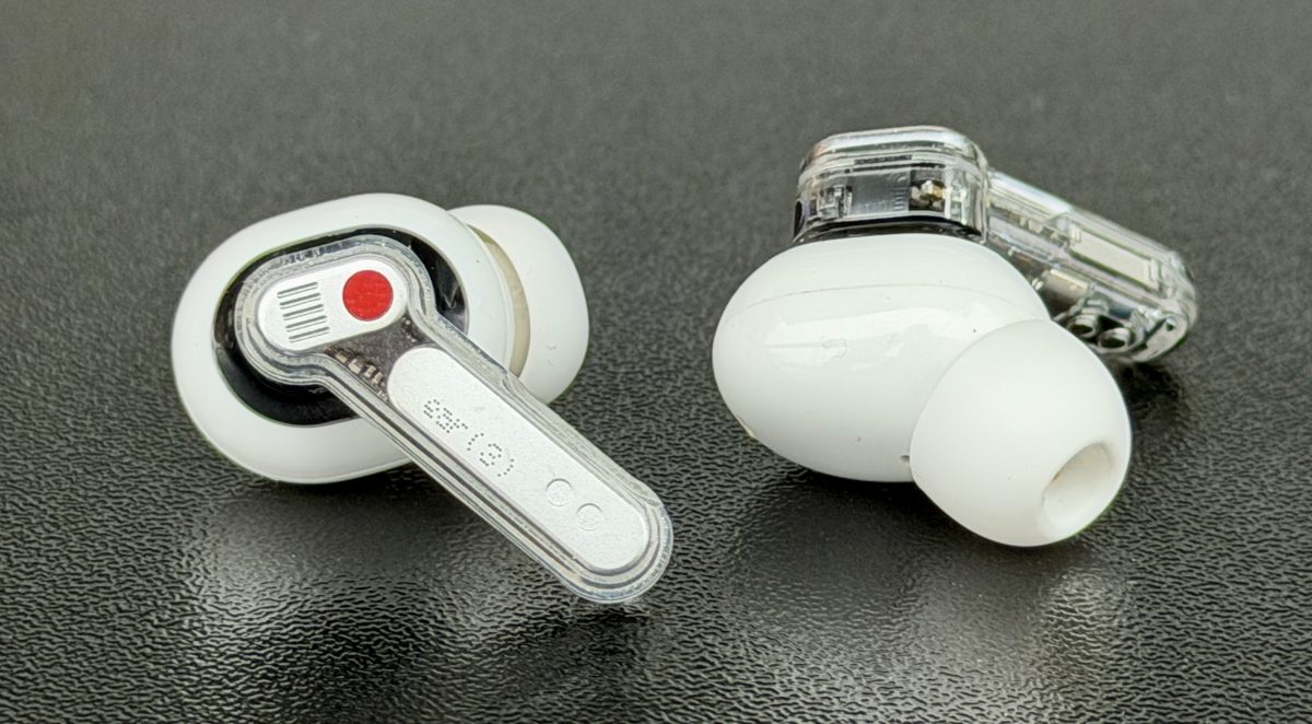 Nothing Ear (3) -kuulokkeiden muotoa on hienosäädetty lähes huomaamattomalla tavalla.