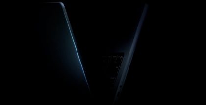 Kuvankaappaus Apple-pomon jakamalta uudesta MacBook Prosta vihjailevalta videolta.