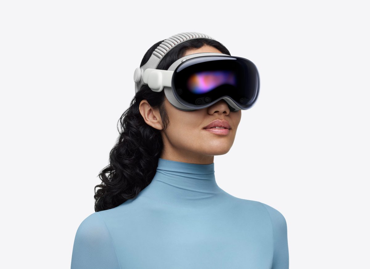 Apple Vision Pro M5:llä ja Dual Knit Band -pannalla.