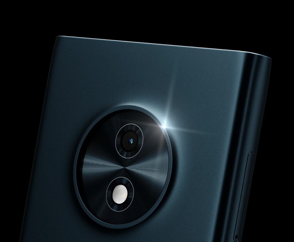 HMD Touch 4G:n yläosa takaapäin ennakkuvassa.