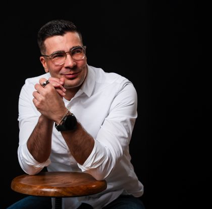 OnePlus 15 ehtii Suomeen ensimmäisenä uuden sukupolven huippupuhelimena – maajohtaja haastattelussa: ”Olemme aika lailla uudistaneet koko laitteen, sekä sisältä että ulkoa”