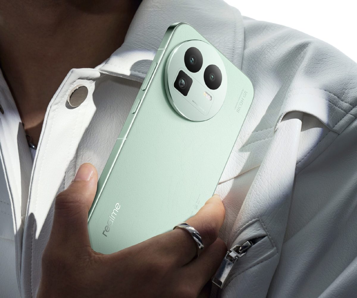 Realme GT8 vihreänä.