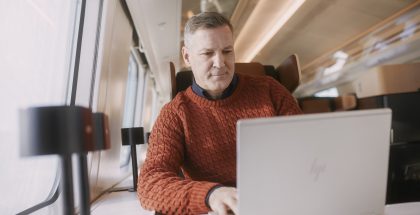 VR pyrkii parantamaan netin toimivuutta junissa.