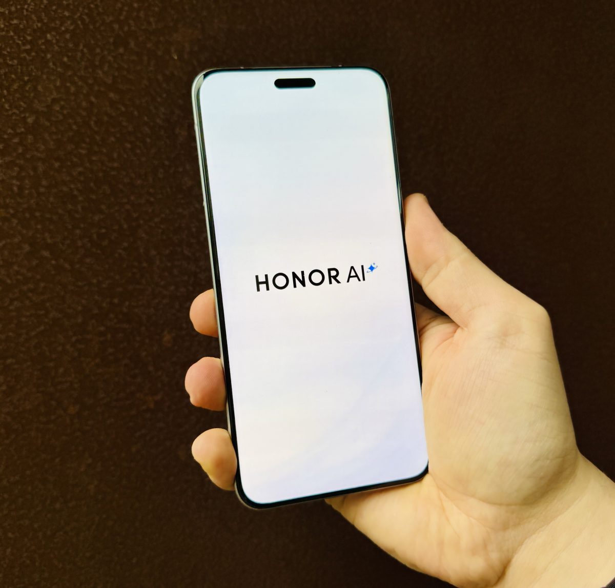Honor AI.