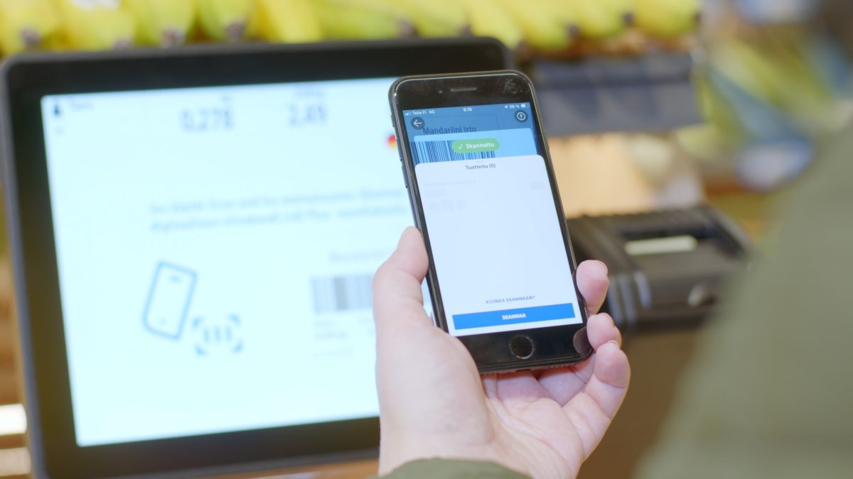 Scan&Go on uusi toiminto Lidl Plussassa. Hedelmät ja vihannekset punnitaan myymälöiden uudella vaa'alla, joka tunnistaa tuotteen. Viivakoodi luetaan omalla puhelimella vaa'an näytöltä.