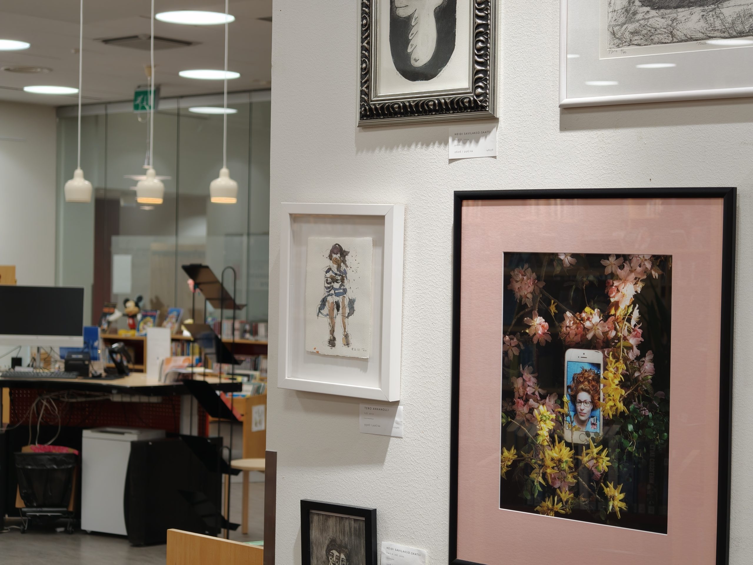 Telekamera, 3x optinen zoom.