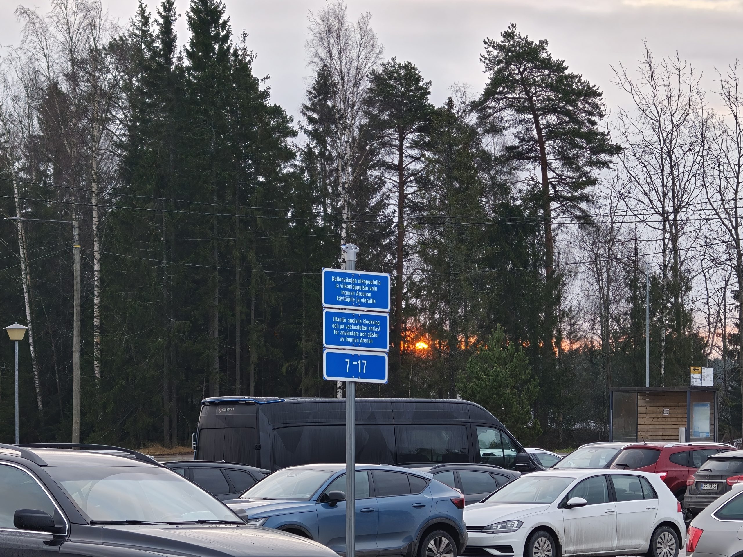 Telekamera, 3x optinen zoom. Oppo Find X9 Pro.