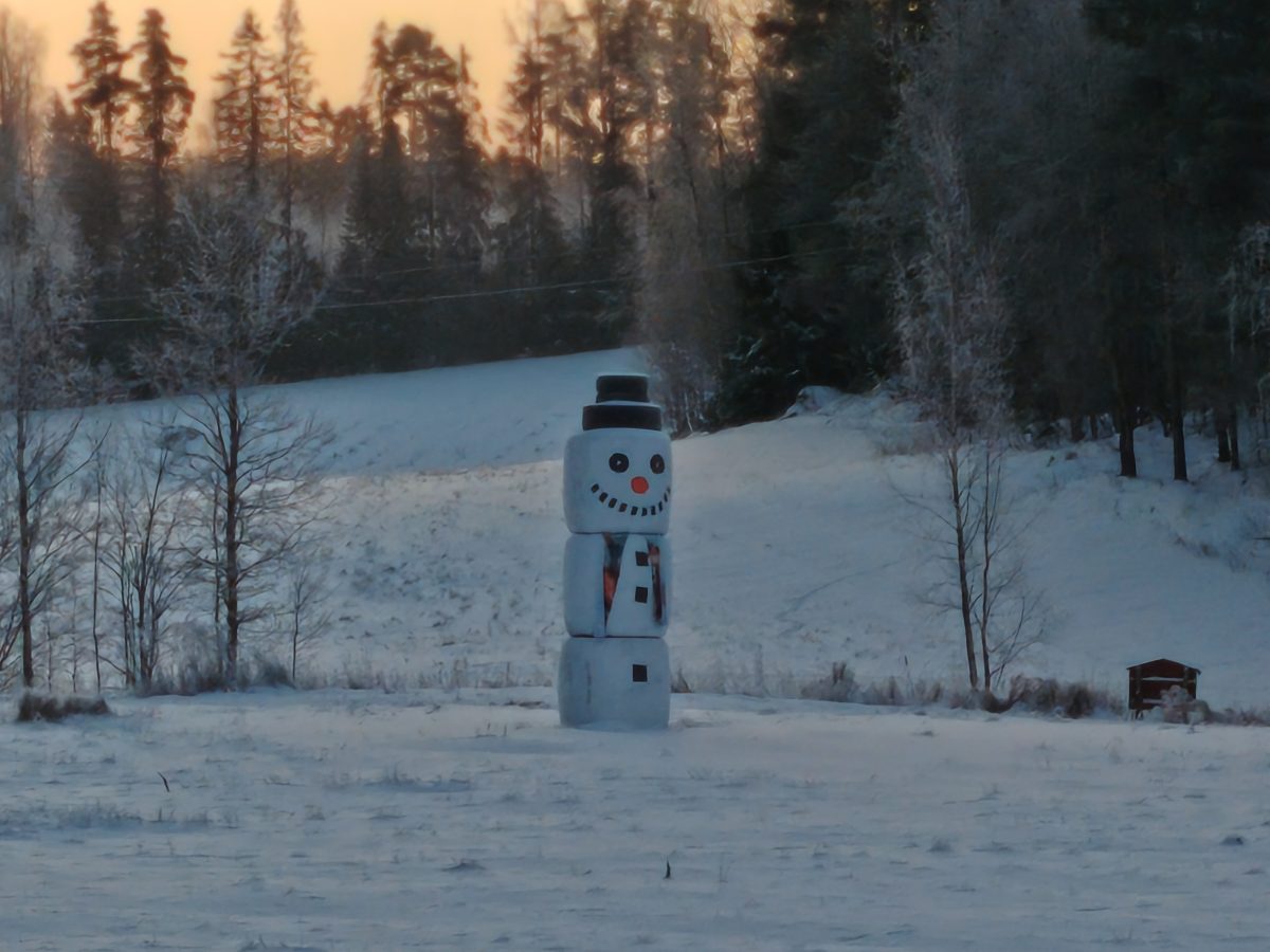 Pääkamera, 3x digitaalinen zoom.