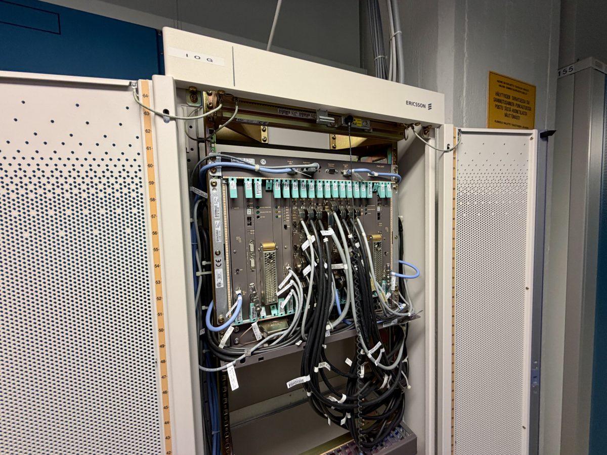 Lahden puhelinkeskuksessa käytössä oli Ericssonin verkkolaitteita.