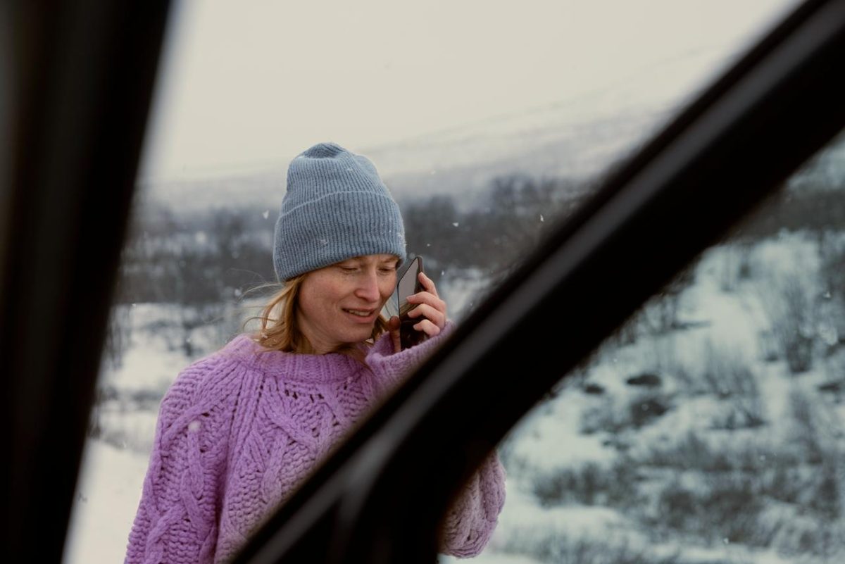 Pakkanen vaikuttaa puhelimen toimintaan. Kuva: Telia.