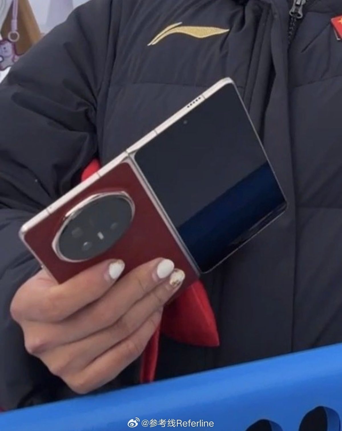 Honor Magic V6 esillä olympialaisissa.