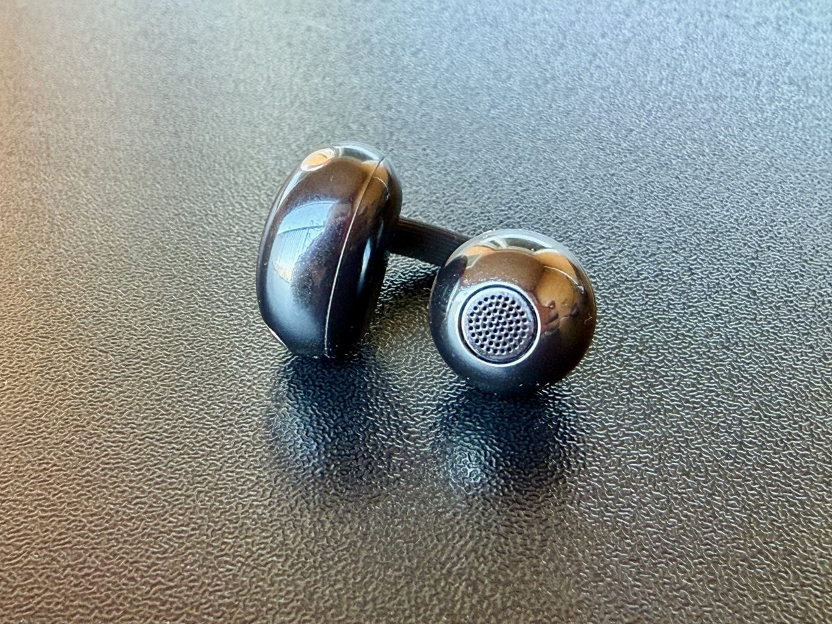 FreeClip 2 -kuulokkeissa on kaksiosainen rakenne.